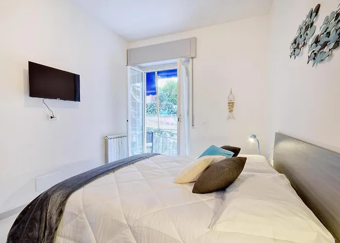 1 Bedroom Beach Front Apartment In Recco