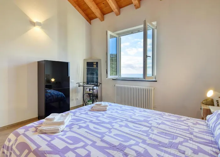 1 Bedroom Lovely Apartment In Recco